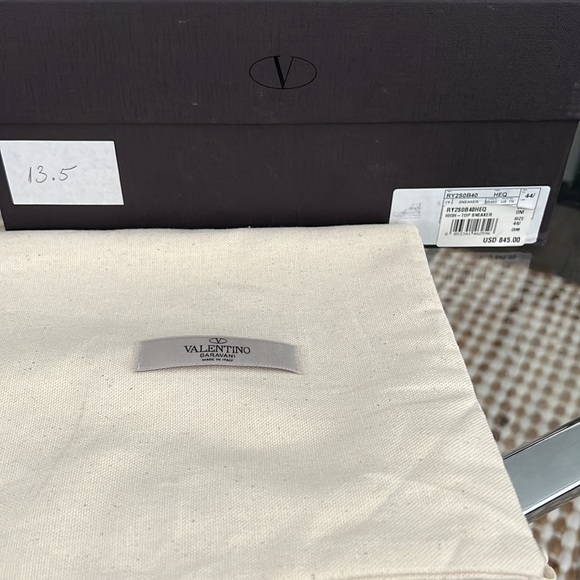 Valentino Garavani VLTN High-Top Sneakers - Picture 9 of 10